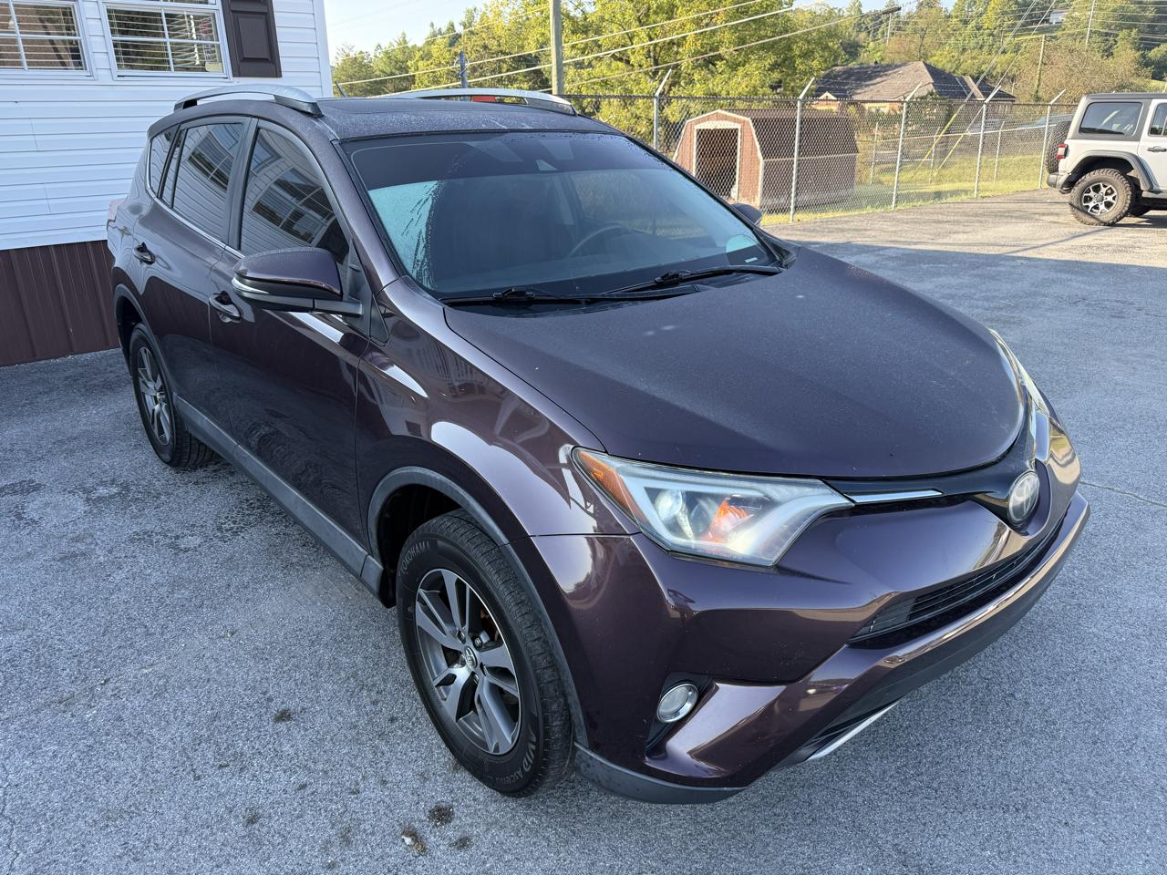Toyota RAV4 XLE FWD 2017