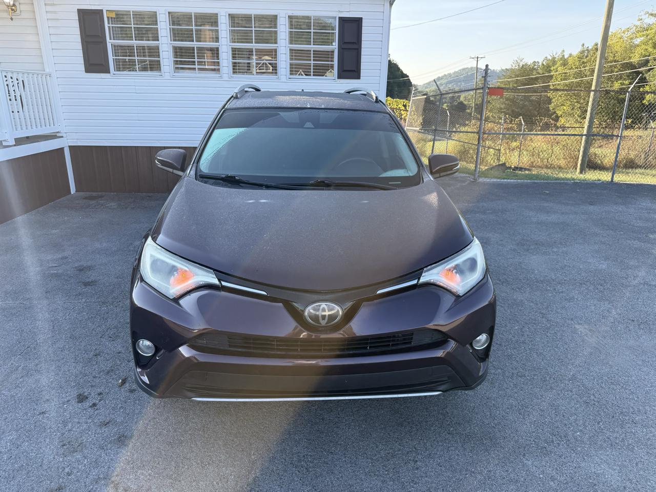 Toyota RAV4 XLE FWD 2017