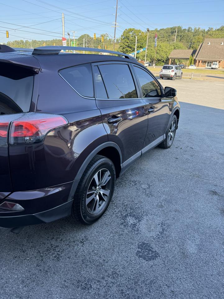 Toyota RAV4 XLE FWD 2017