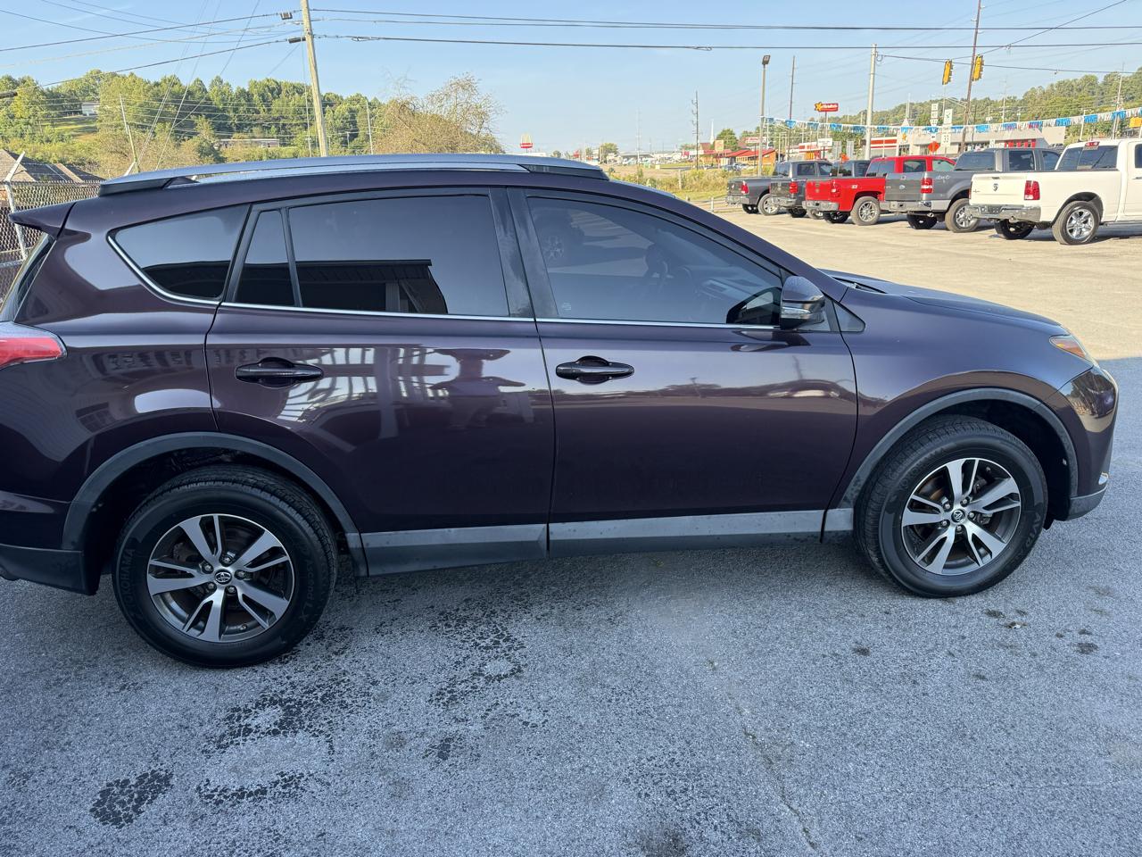 Toyota RAV4 XLE FWD 2017