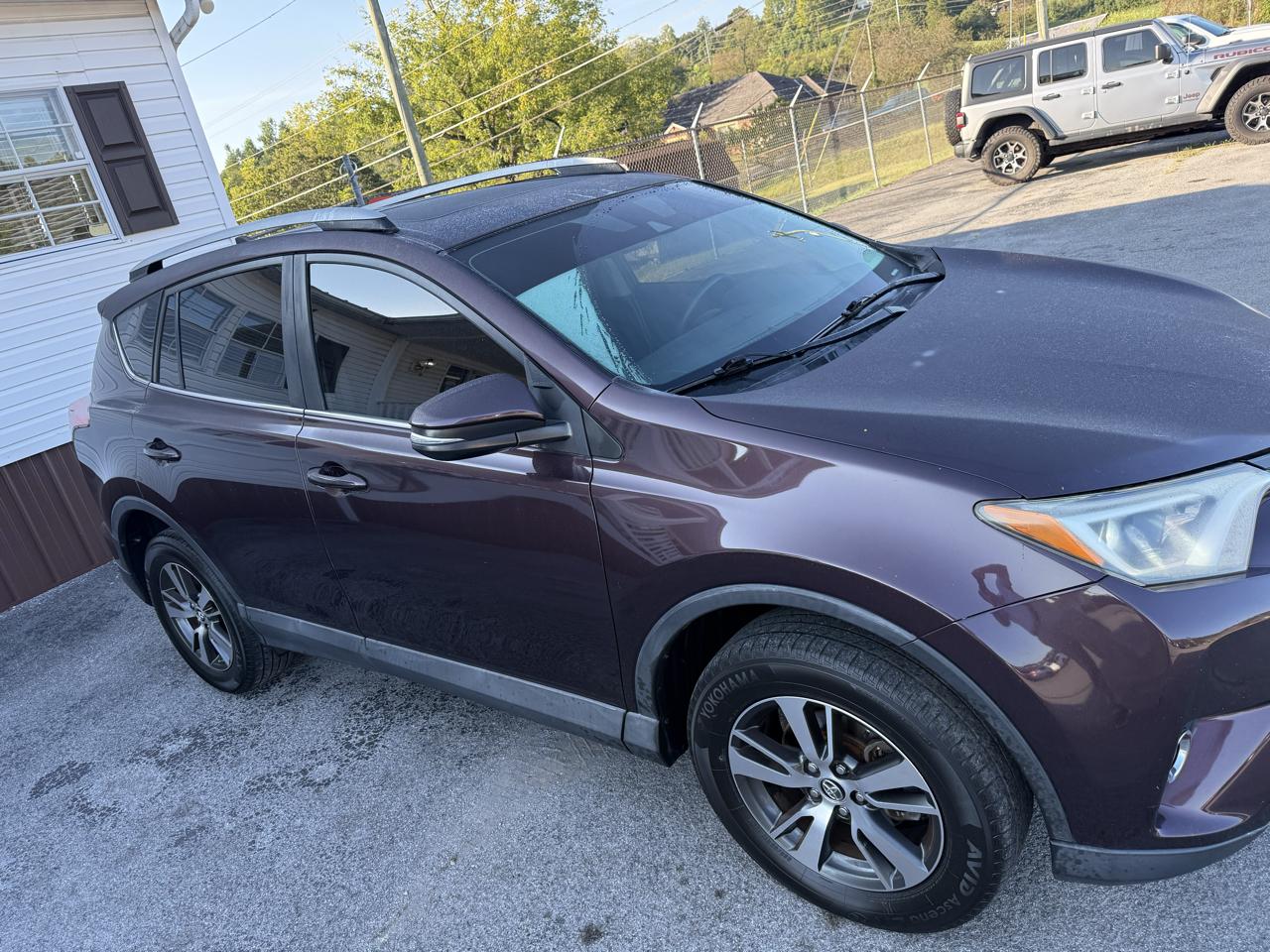 Toyota RAV4 XLE FWD 2017