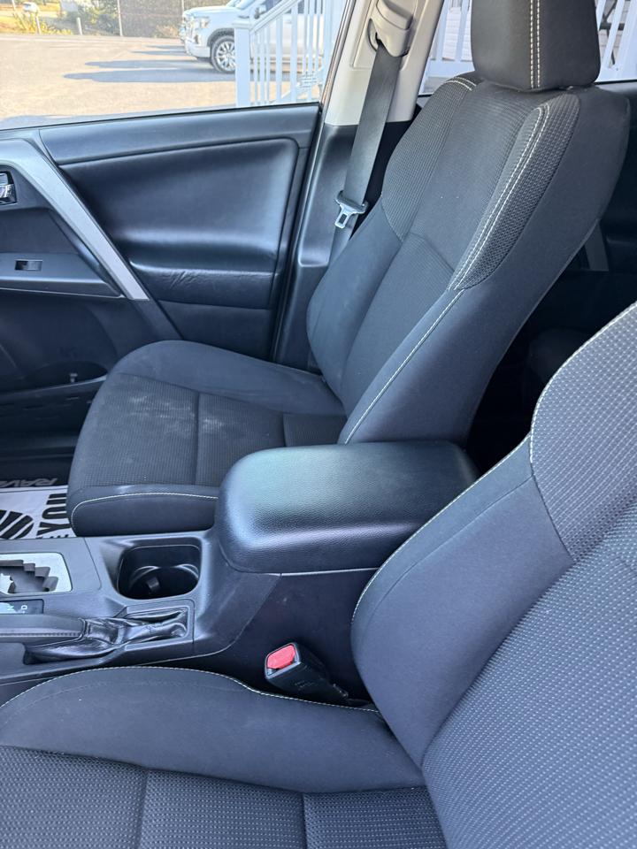 Toyota RAV4 XLE FWD 2017