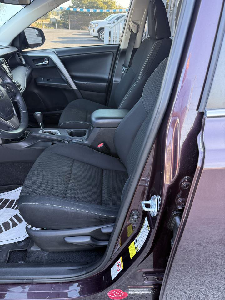 Toyota RAV4 XLE FWD 2017