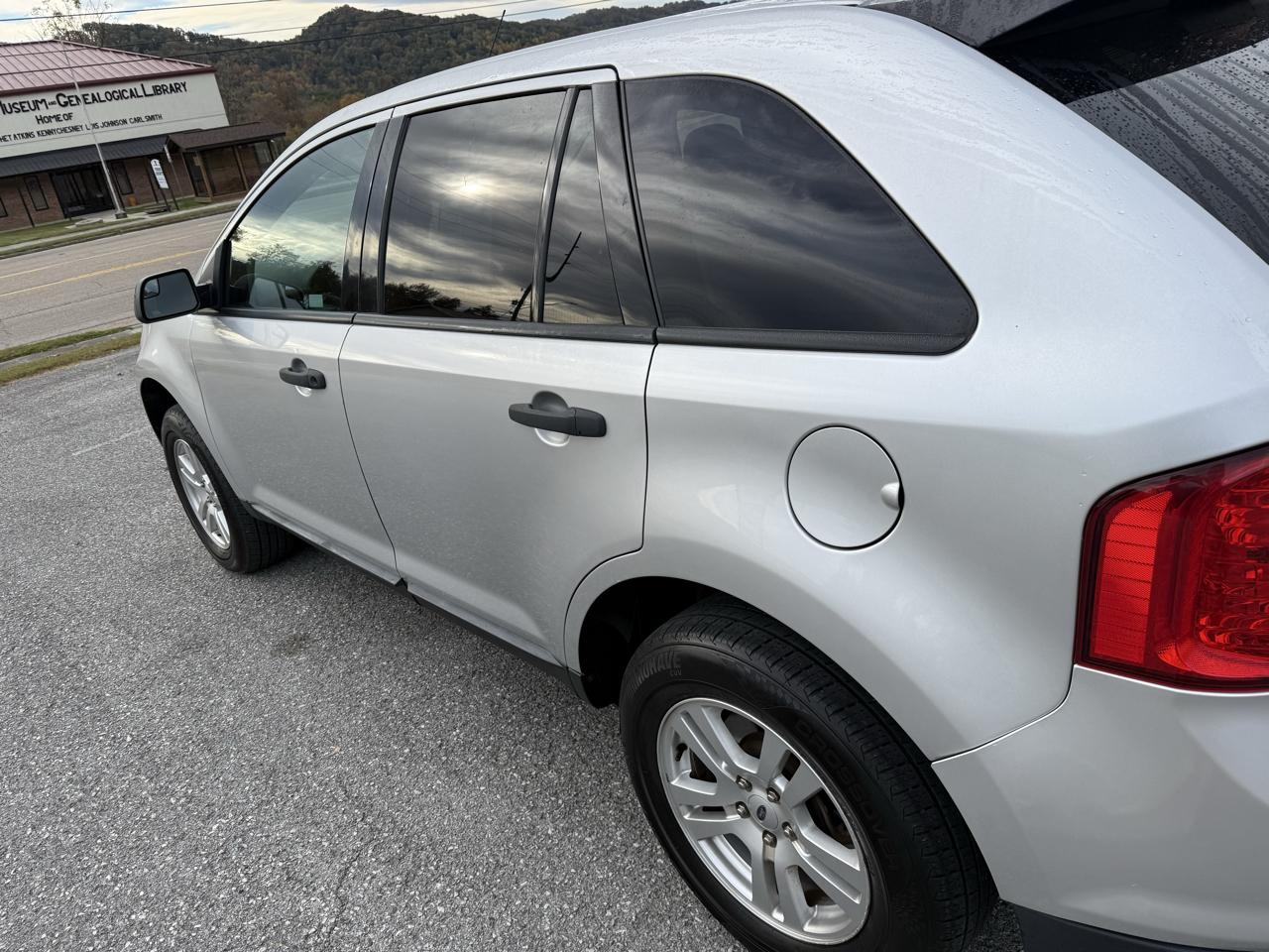 Ford Edge SE FWD 2011
