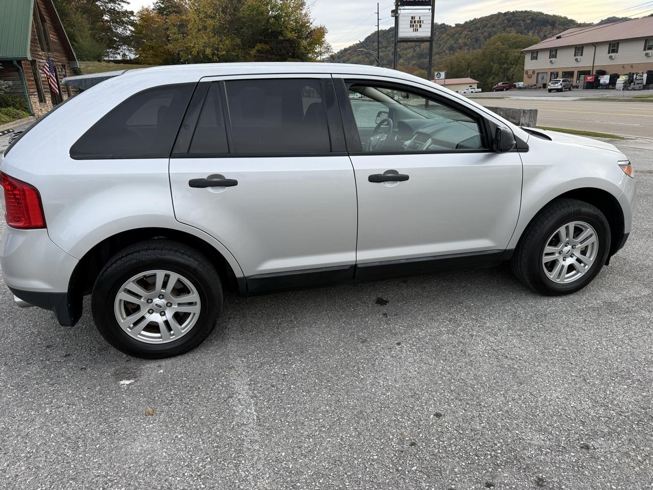 Ford Edge SE FWD 2011