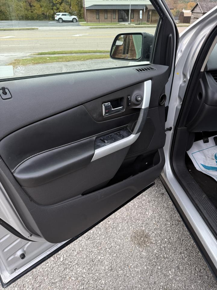 Ford Edge SE FWD 2011