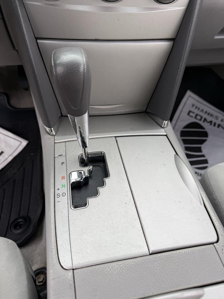 Toyota Camry XLE V6 6-Spd AT 2011