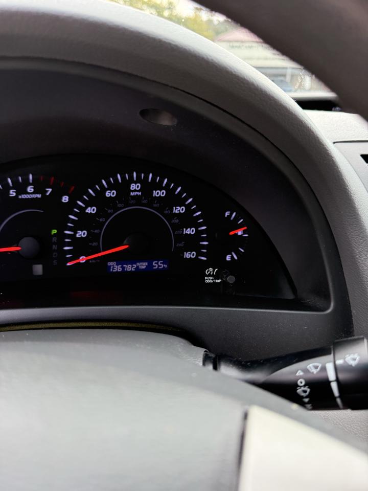 Toyota Camry XLE V6 6-Spd AT 2011