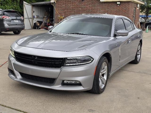 Silver 2016 Dodge Charger SXT RWD Sedan Rear-Wheel Drive
