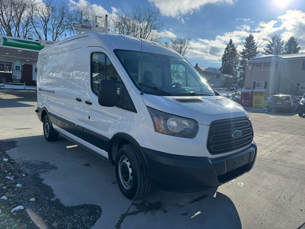 Ford Transit 250 Van Med. Roof w/Sliding Pass. 148-in. WB 2017