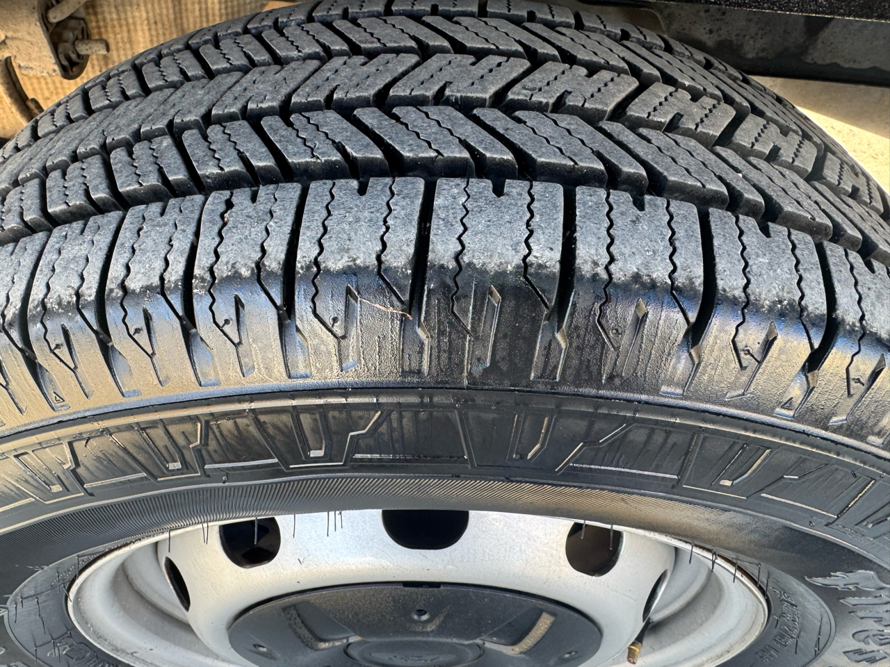 Ford Transit 250 Van Med. Roof w/Sliding Pass. 148-in. WB 2017