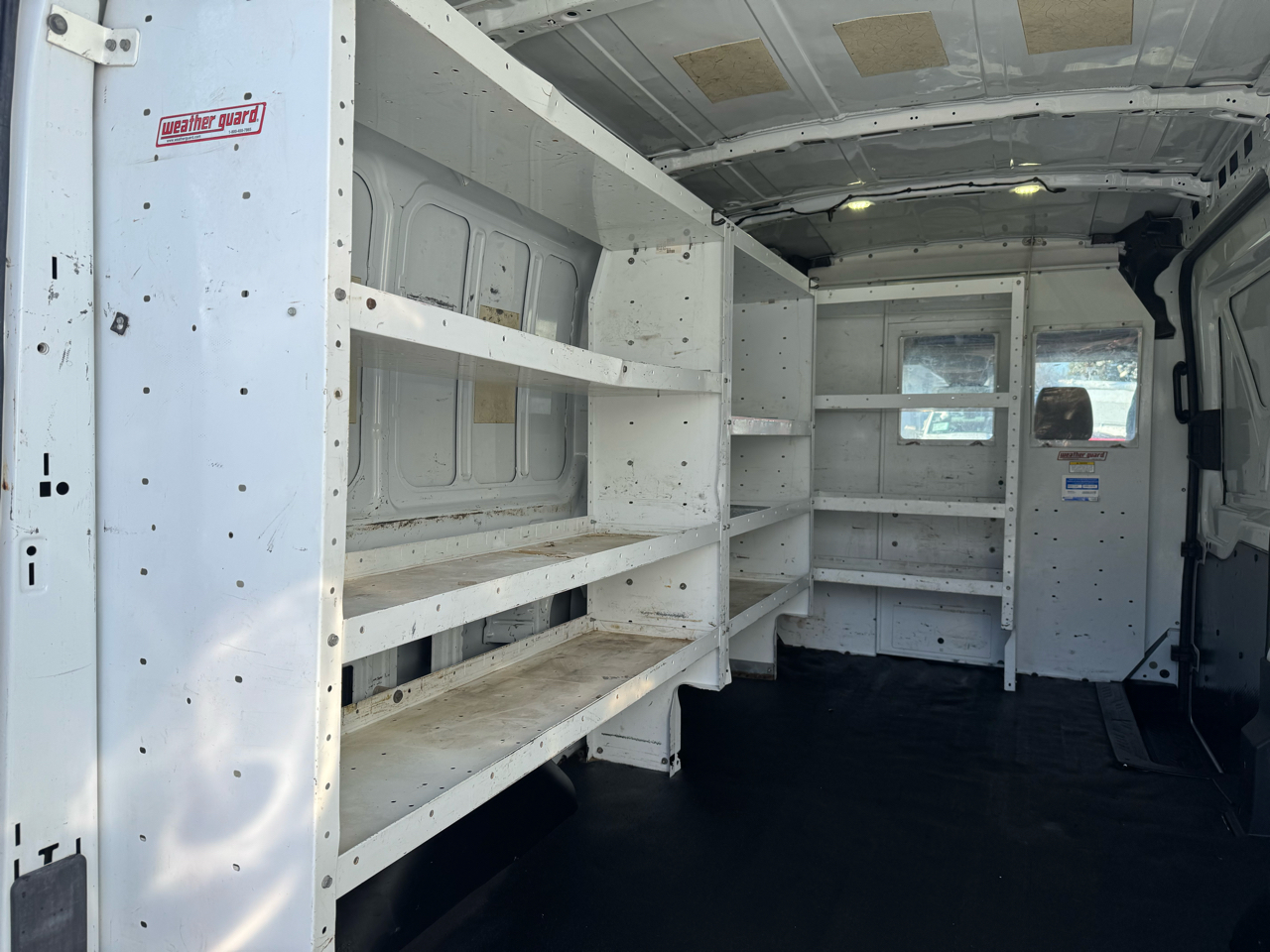 Ford Transit 250 Van Med. Roof w/Sliding Pass. 148-in. WB 2017