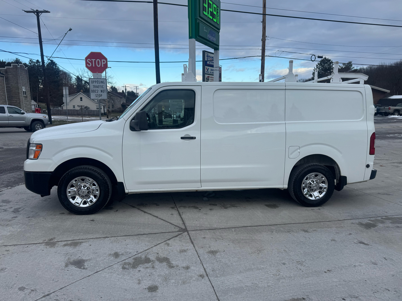 Nissan NV Cargo 2500 HD S V6 2018