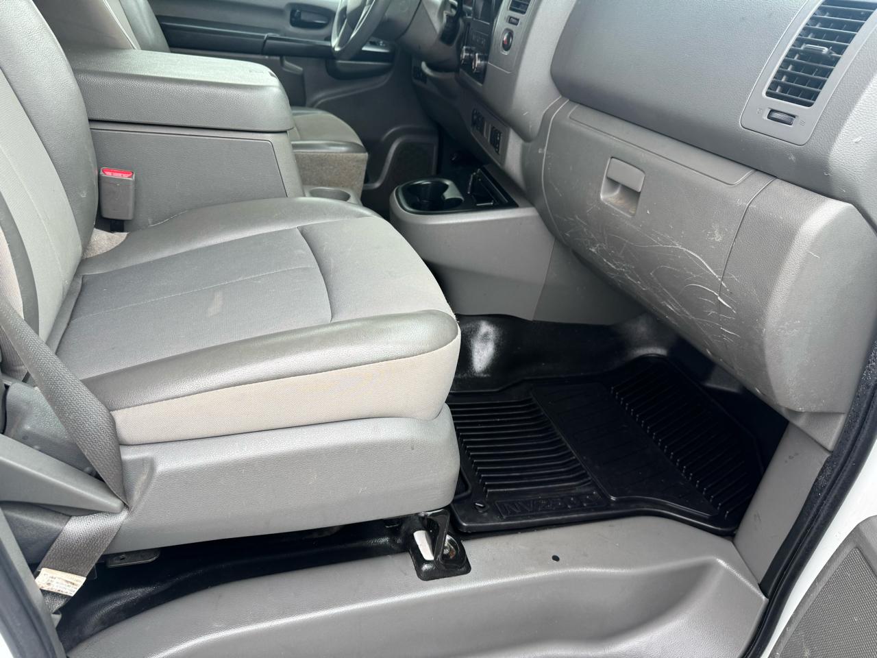 Nissan NV Cargo 2500 HD S V6 2018