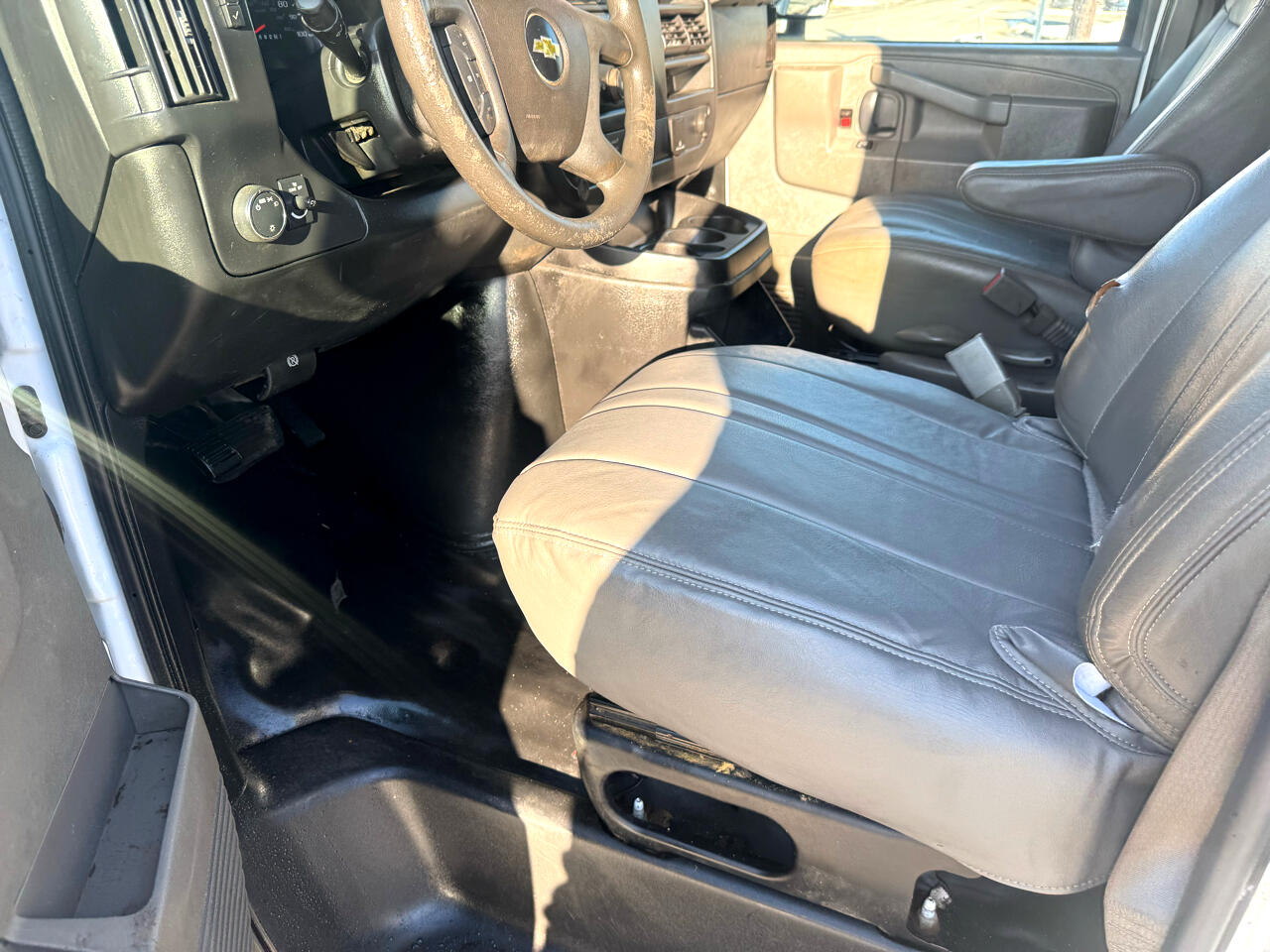 Chevrolet Express G3500 139" 2017