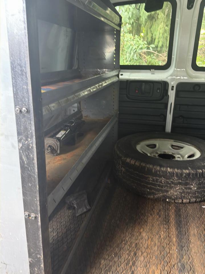 2008 Chevrolet Express Cargo Work Van - Photo 19