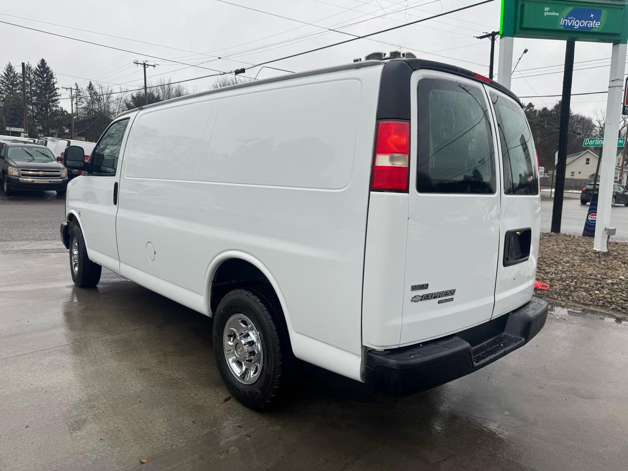 Chevrolet Express 2500 Cargo 2011