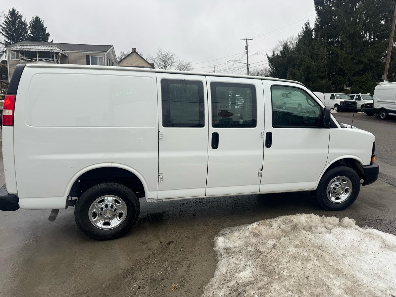 Chevrolet Express 2500 Cargo 2011