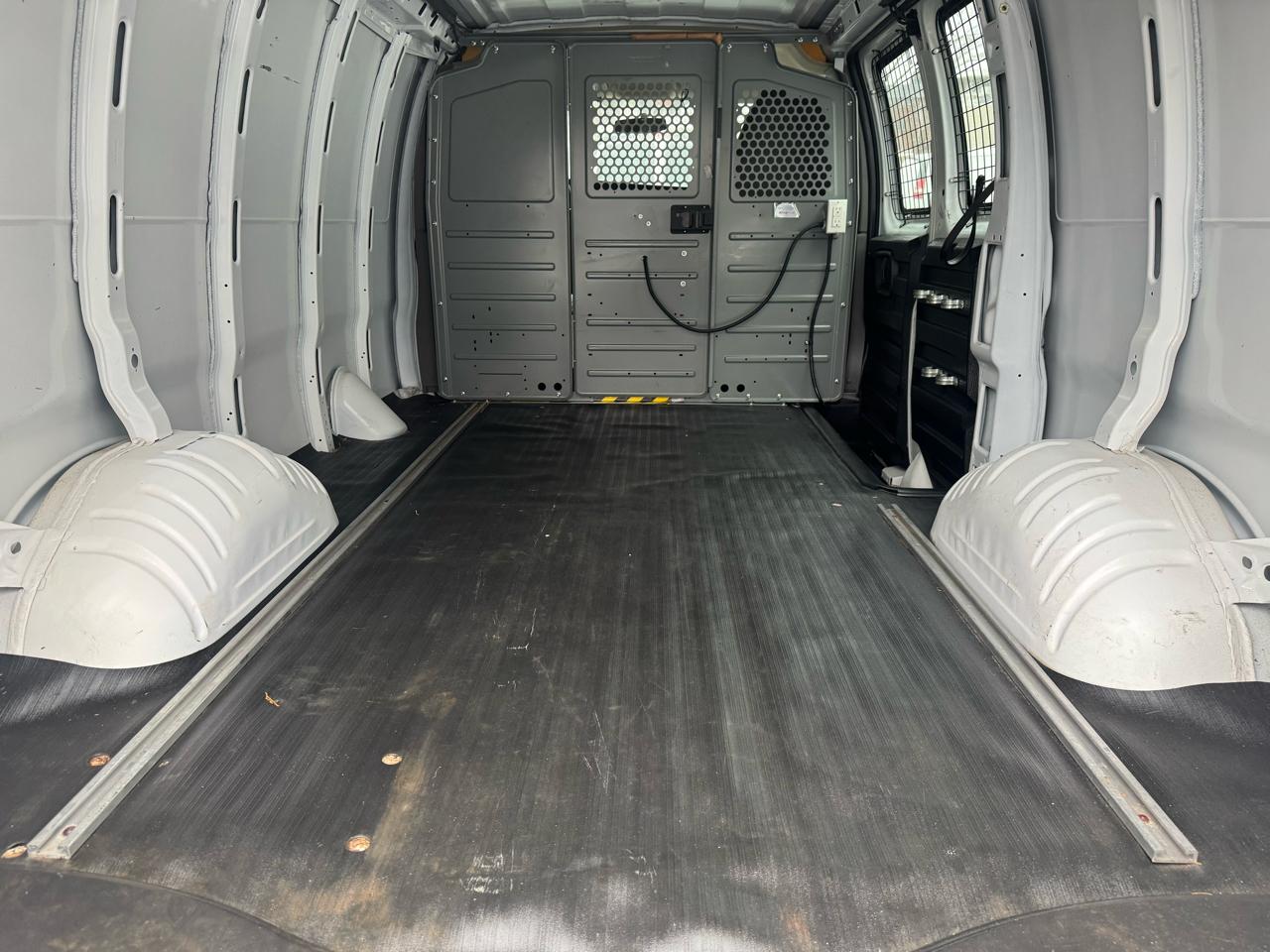 Chevrolet Express 2500 Cargo 2011