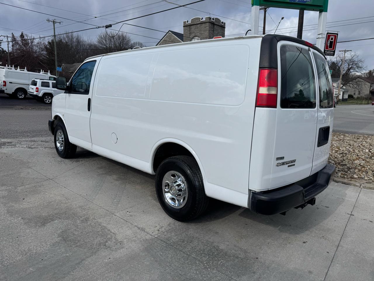 Chevrolet Express 2500 Cargo 2011