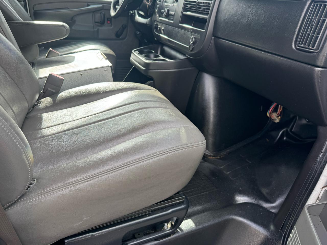 Chevrolet Express 2500 Cargo 2011