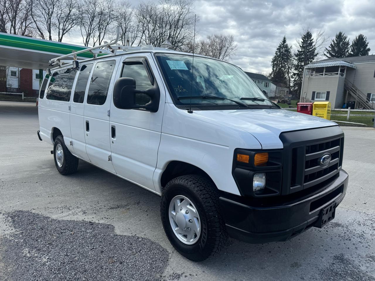 Ford Econoline E-350 Super Duty Extended 2012