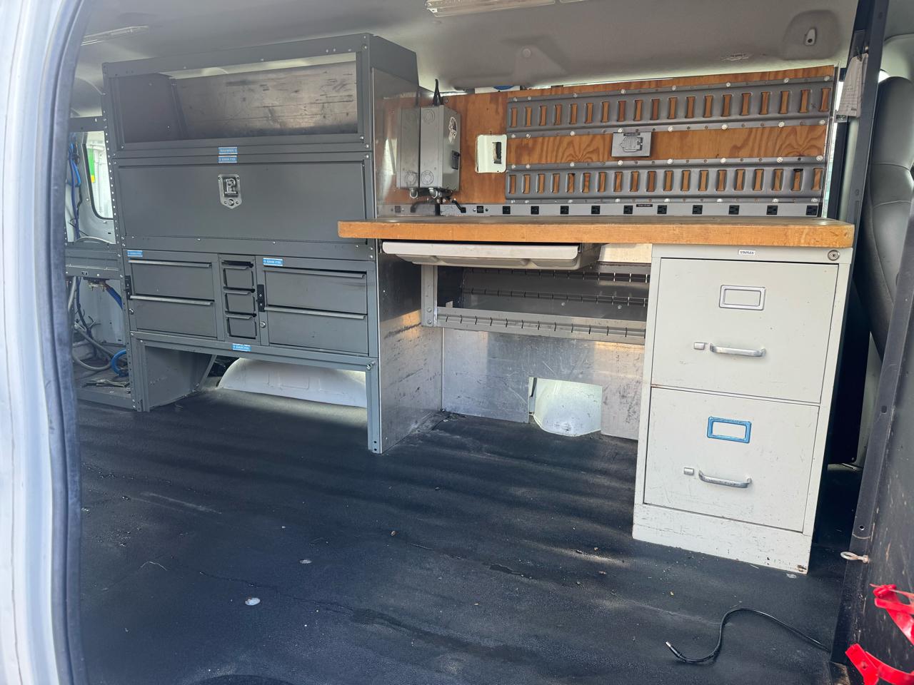 Ford Econoline E-350 Super Duty Extended 2012