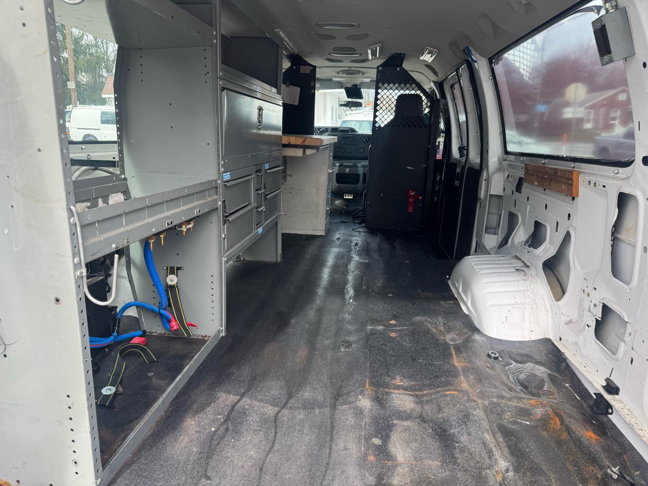 Ford Econoline E-350 Super Duty Extended 2012