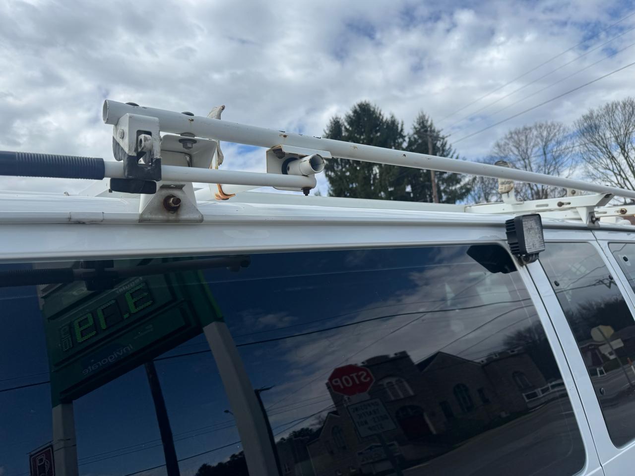 Ford Econoline E-350 Super Duty Extended 2012