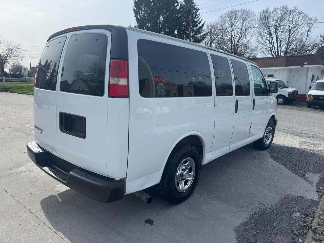 Chevrolet Express LS 1500 AWD 2007