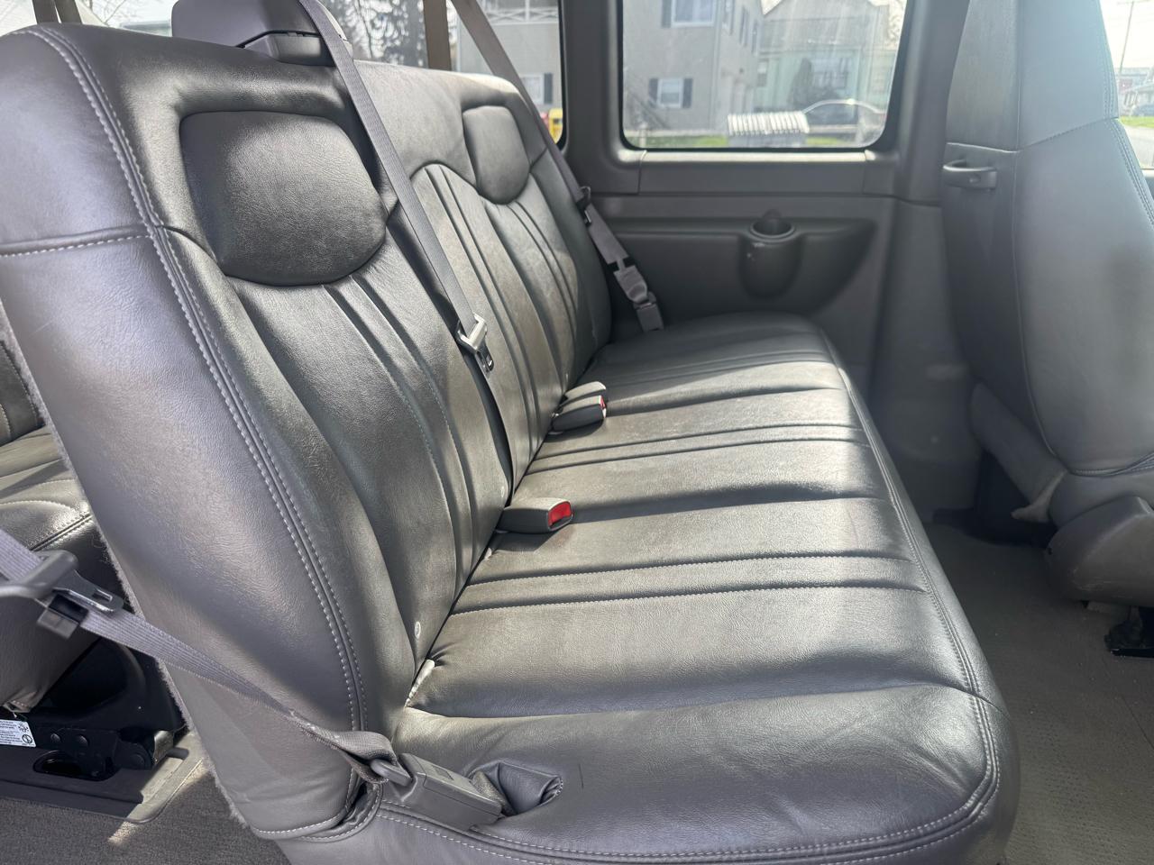 Chevrolet Express LS 1500 AWD 2007