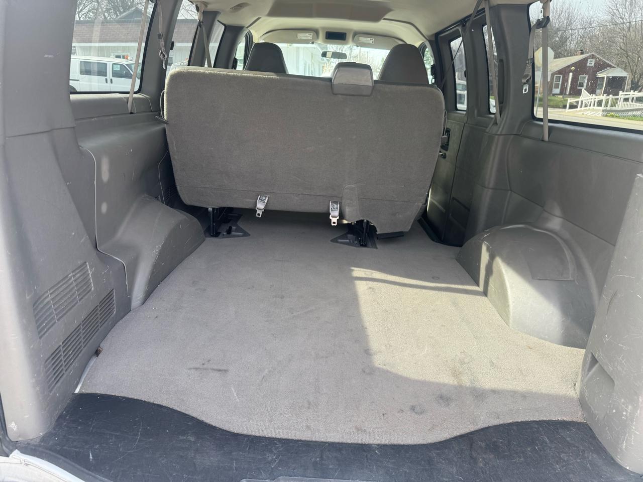 Chevrolet Express LS 1500 AWD 2007