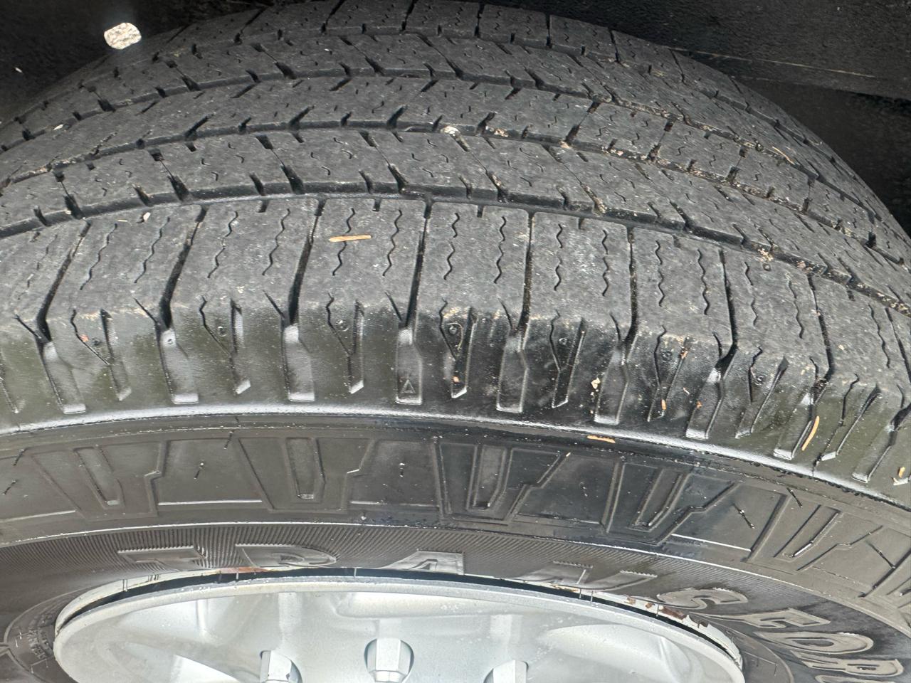 Ford Econoline E-350 XLT Super Duty Extended 2013