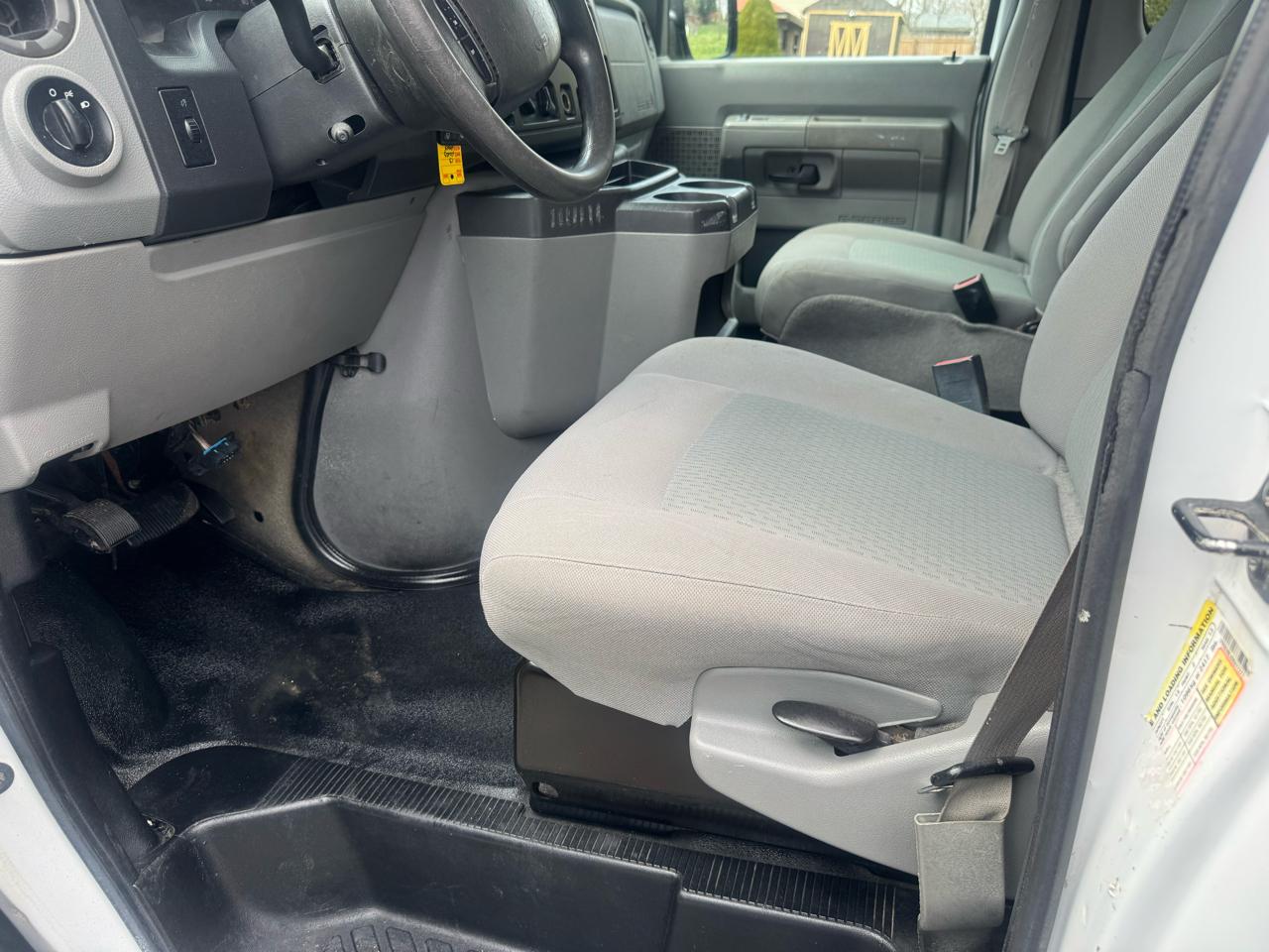 Ford Econoline E-350 XLT Super Duty Extended 2013