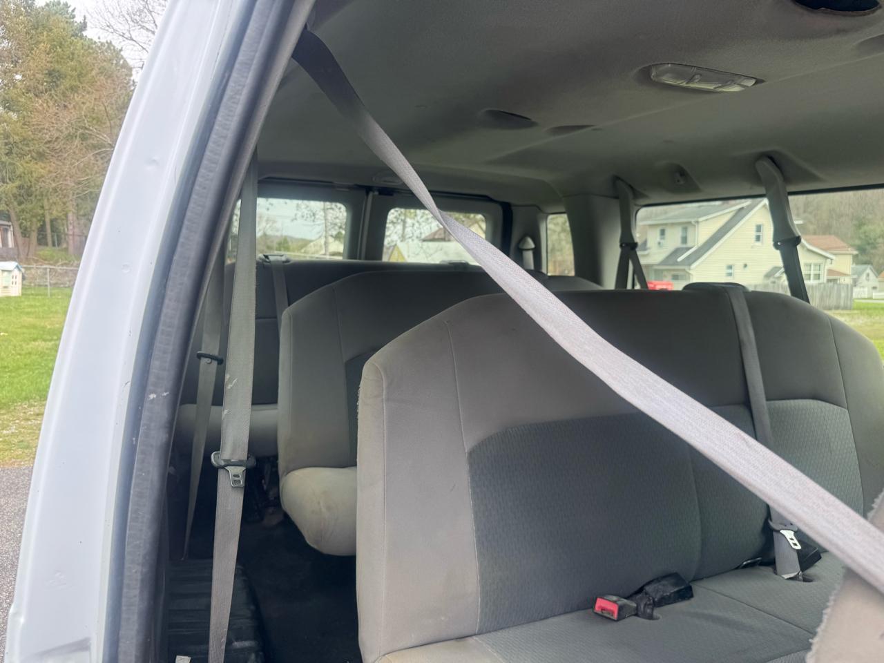 Ford Econoline E-350 XLT Super Duty Extended 2013