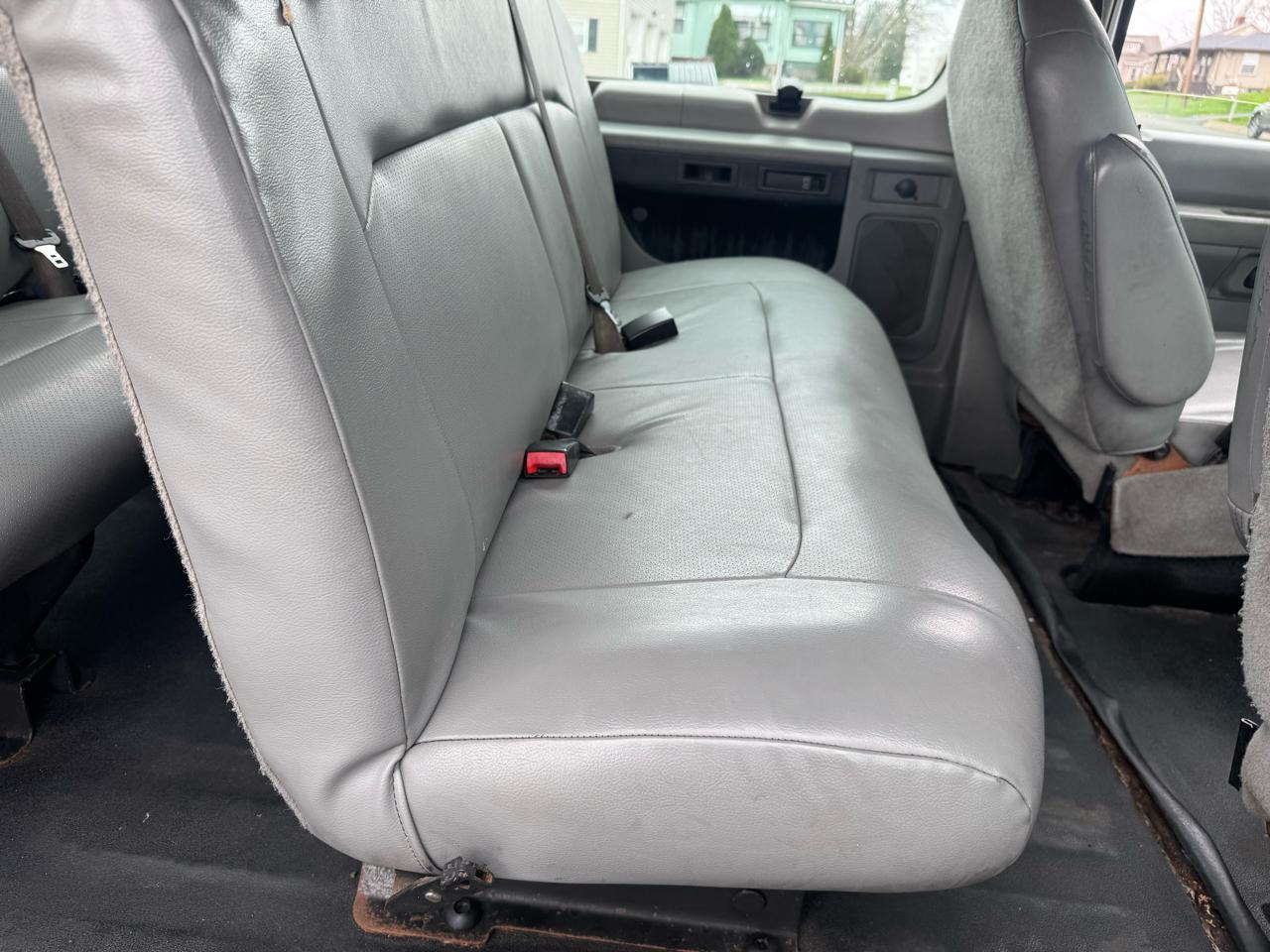 Ford Econoline E-350 XLT Super Duty Extended 2013