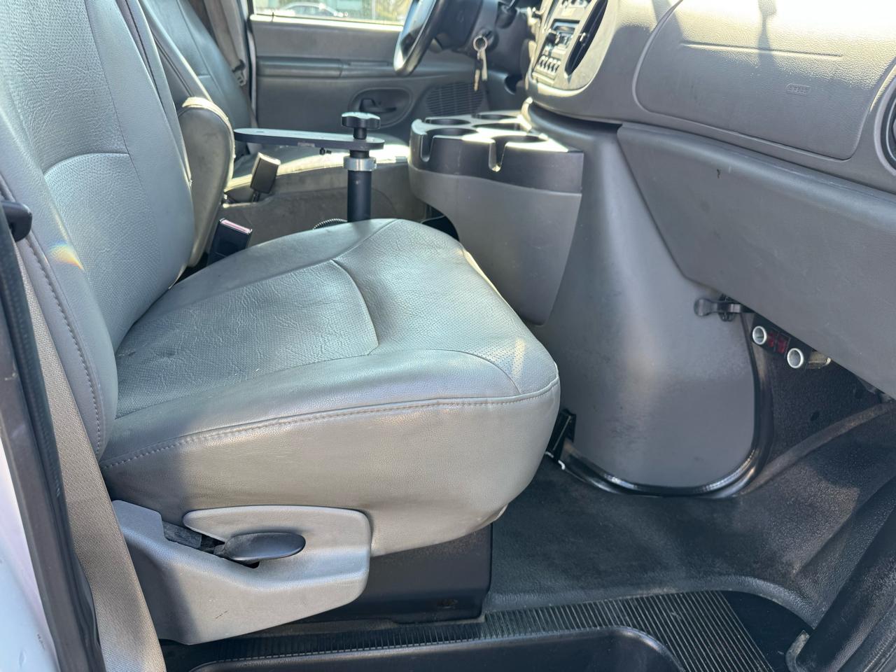 Ford Econoline E350 Super Duty Extended 2008