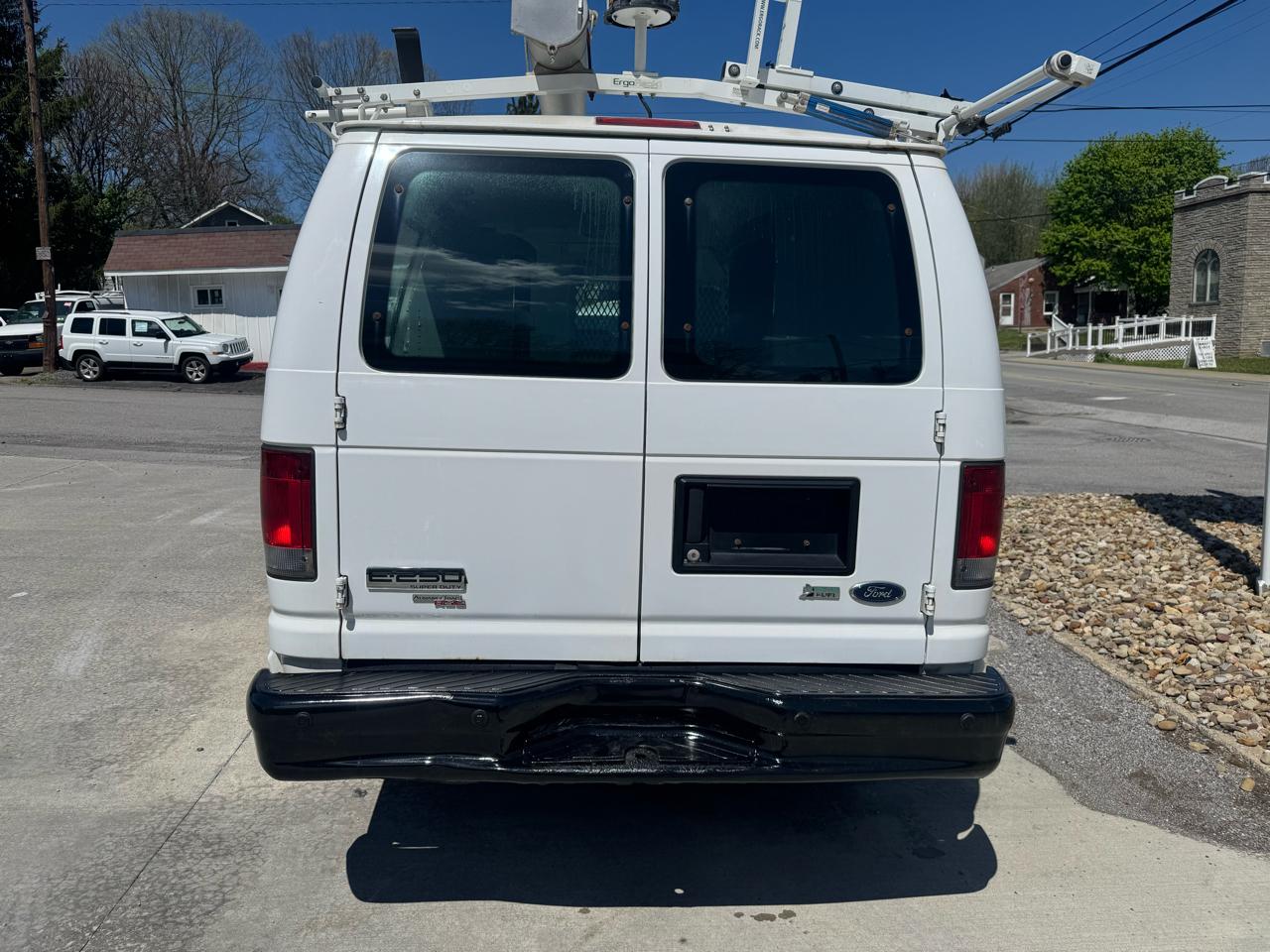 Ford Econoline E-250 2012