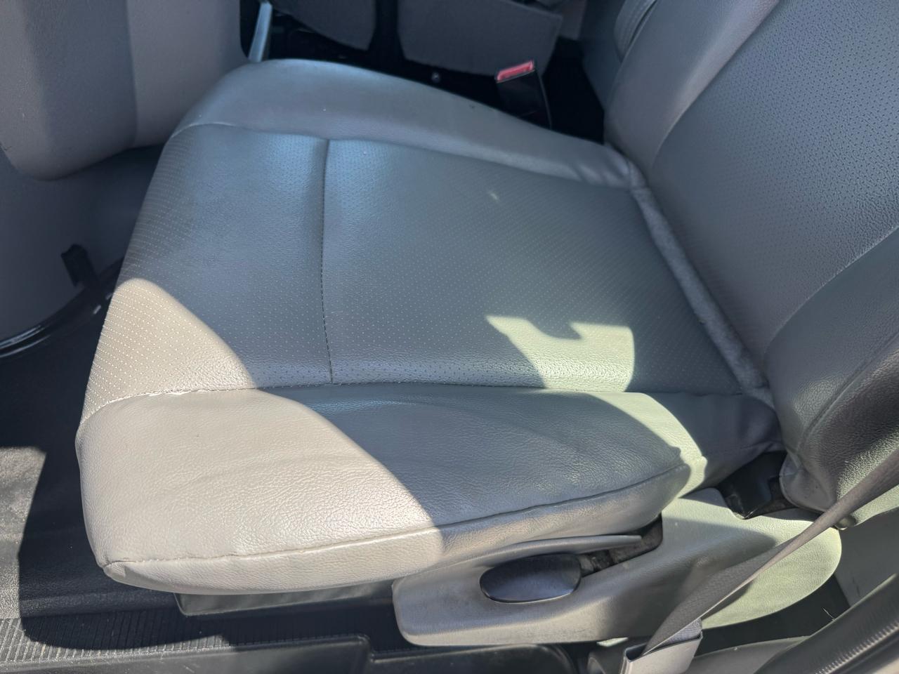 Ford Econoline E-250 2012