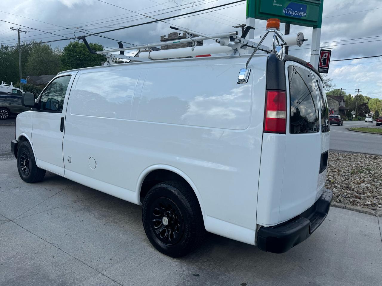 Chevrolet Express 1500 Cargo 2011