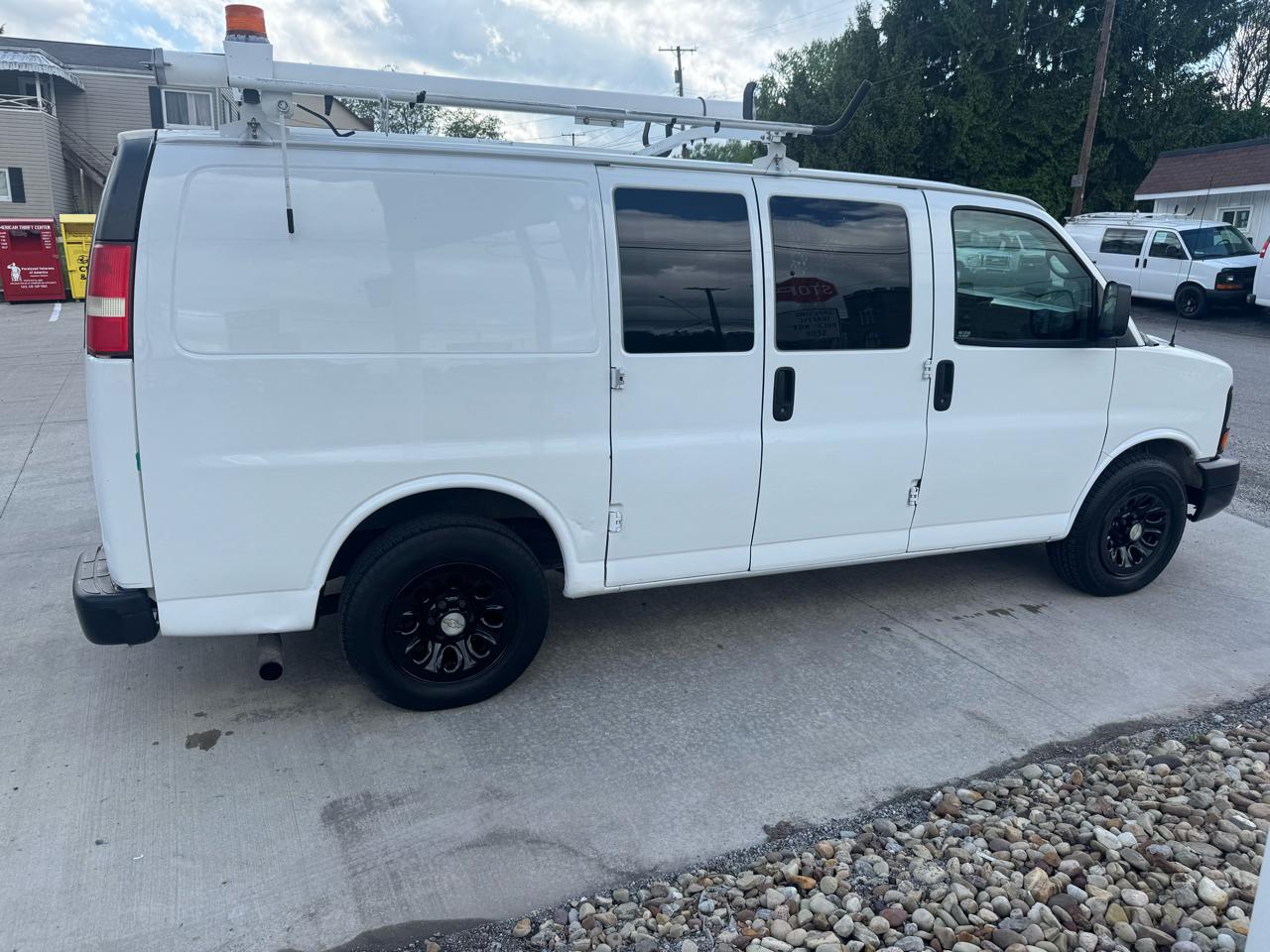 Chevrolet Express 1500 Cargo 2011