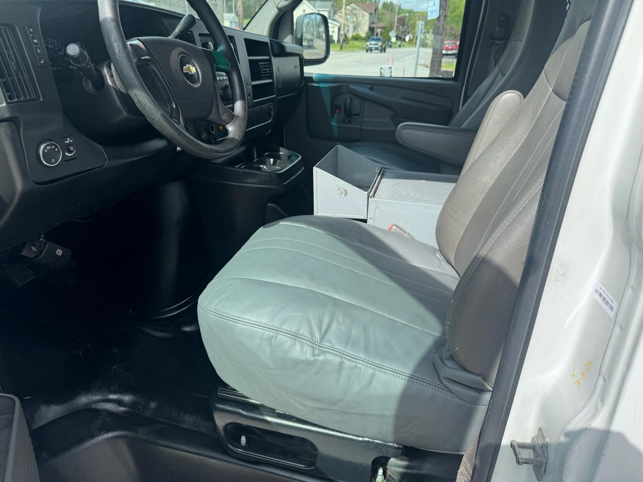 Chevrolet Express 1500 Cargo 2011