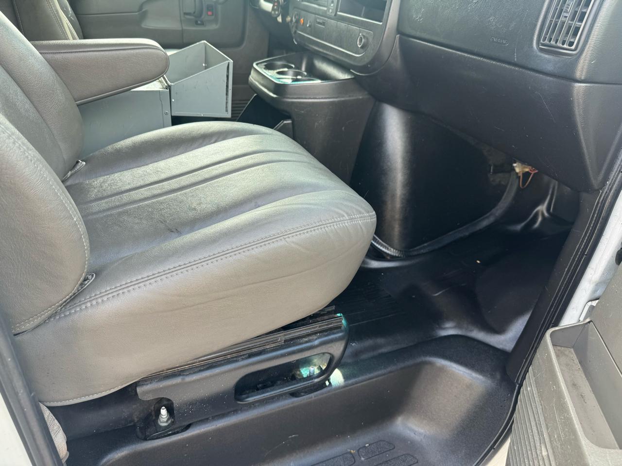 Chevrolet Express 1500 Cargo 2011