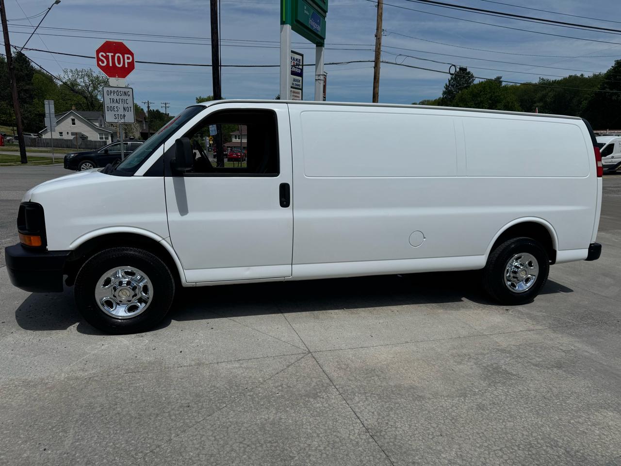 Chevrolet Express 3500 Cargo Extended 2011