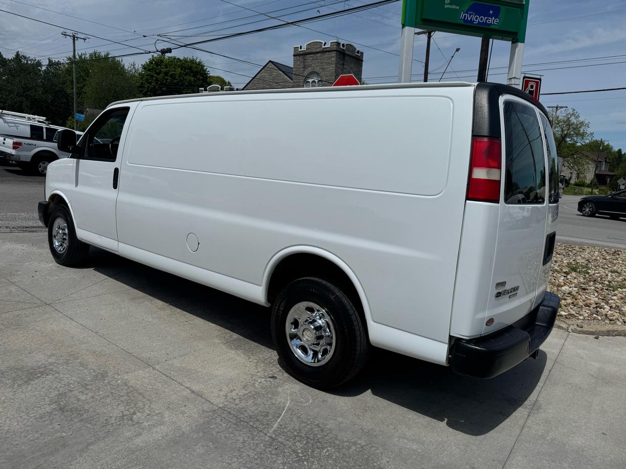 Chevrolet Express 3500 Cargo Extended 2011