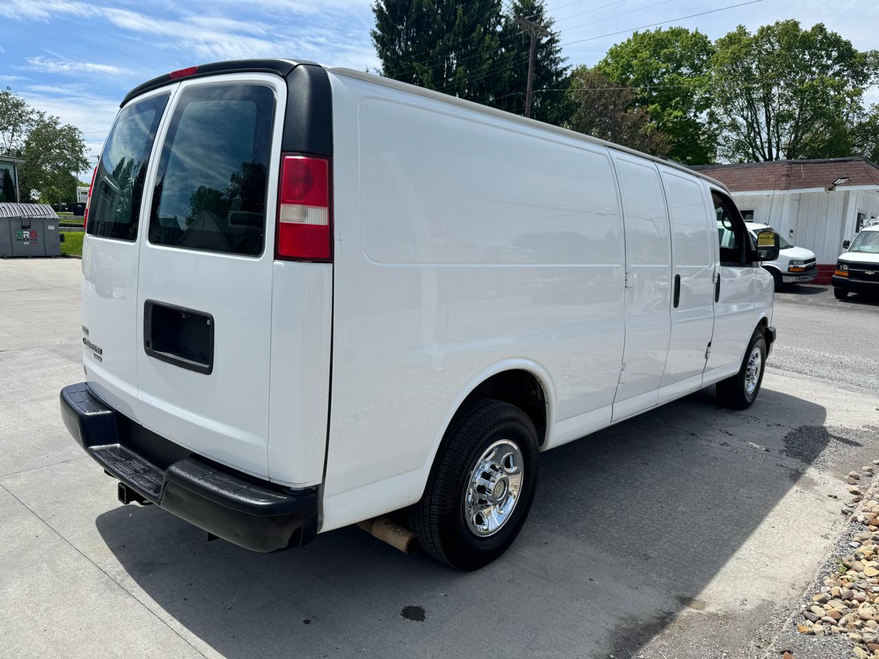 Chevrolet Express 3500 Cargo Extended 2011