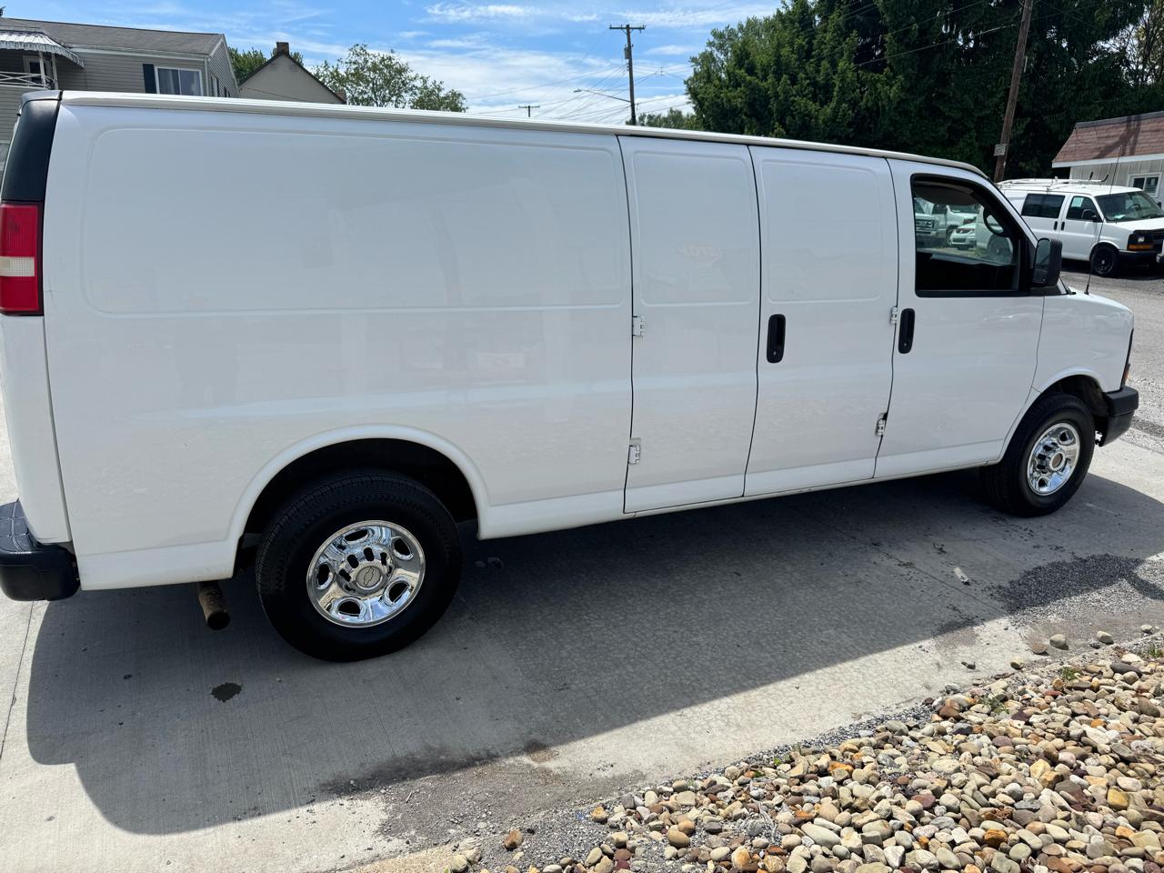 Chevrolet Express 3500 Cargo Extended 2011
