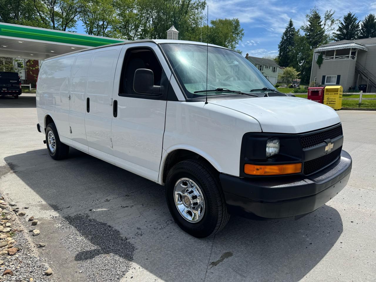Chevrolet Express 3500 Cargo Extended 2011
