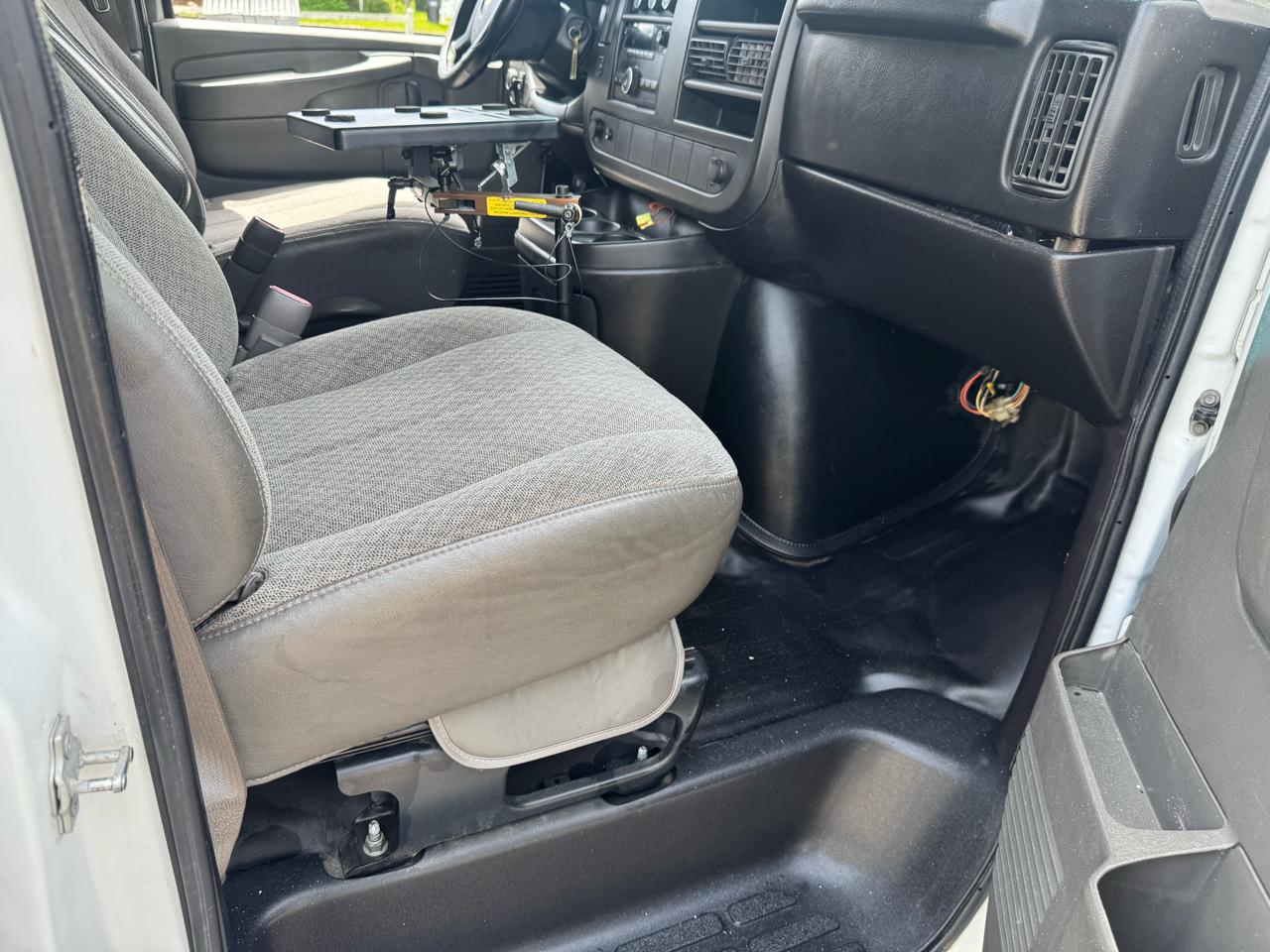 Chevrolet Express 3500 Cargo Extended 2011