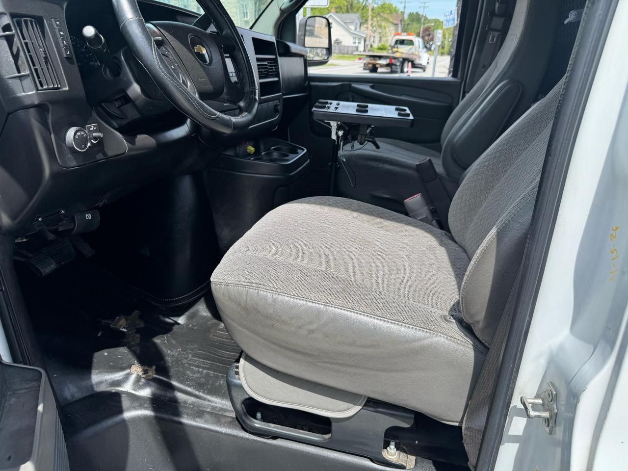 Chevrolet Express 3500 Cargo Extended 2011